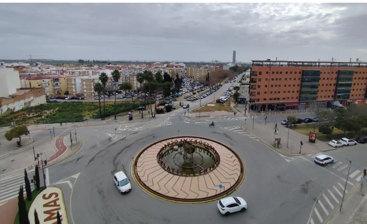 Habitacion Triple Con Bano Compartido Lovely Sevilla Camas 0*,  Spanje