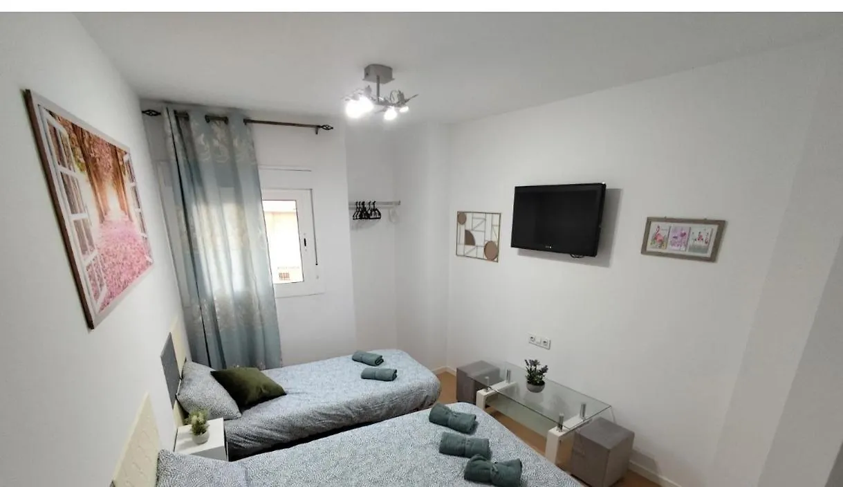 Habitacion Triple Con Bano Compartido Lovely Sevilla Camas Spain