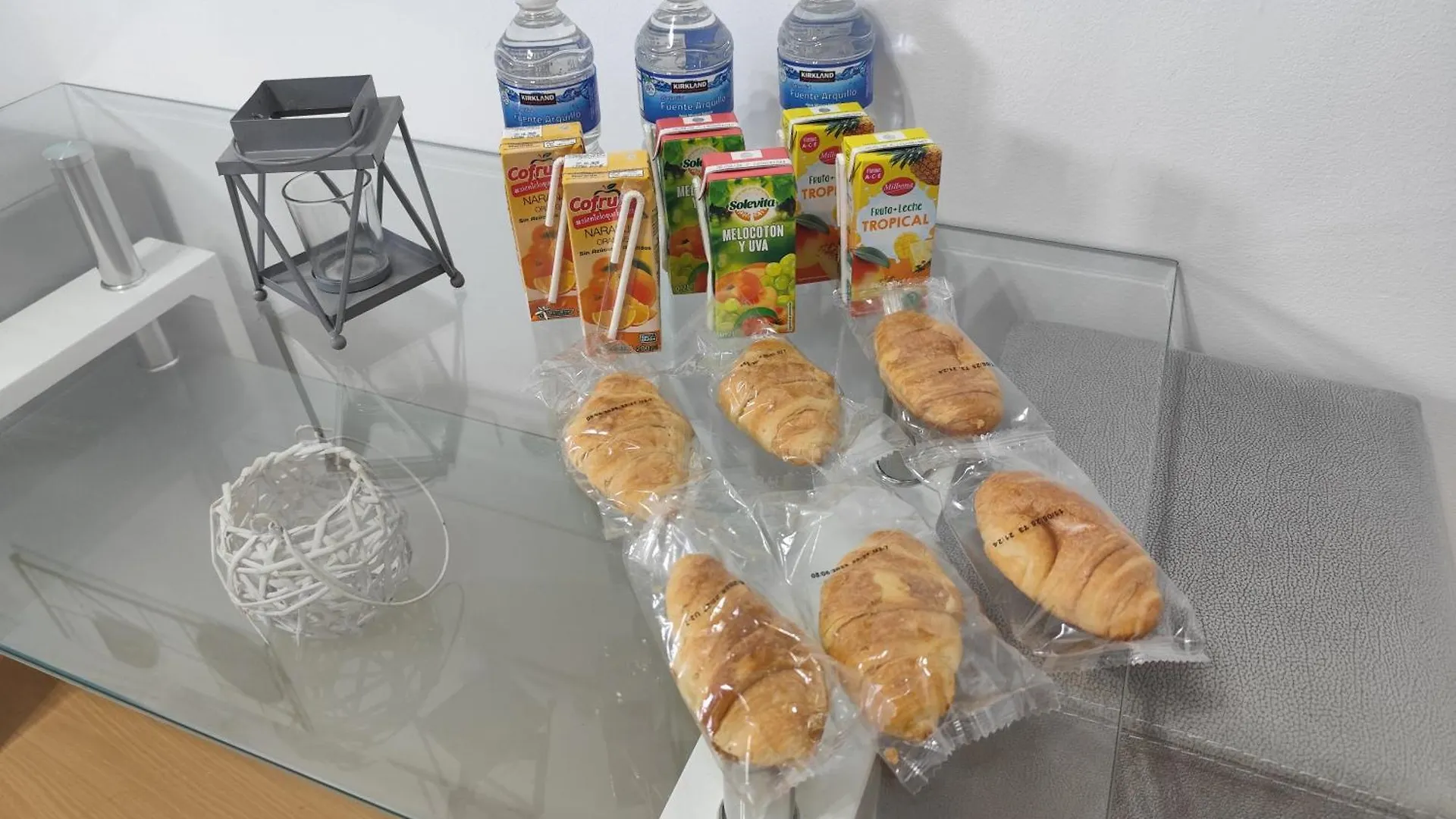 Homestay Habitacion Triple Con Bano Compartido Lovely Sevilla Camas